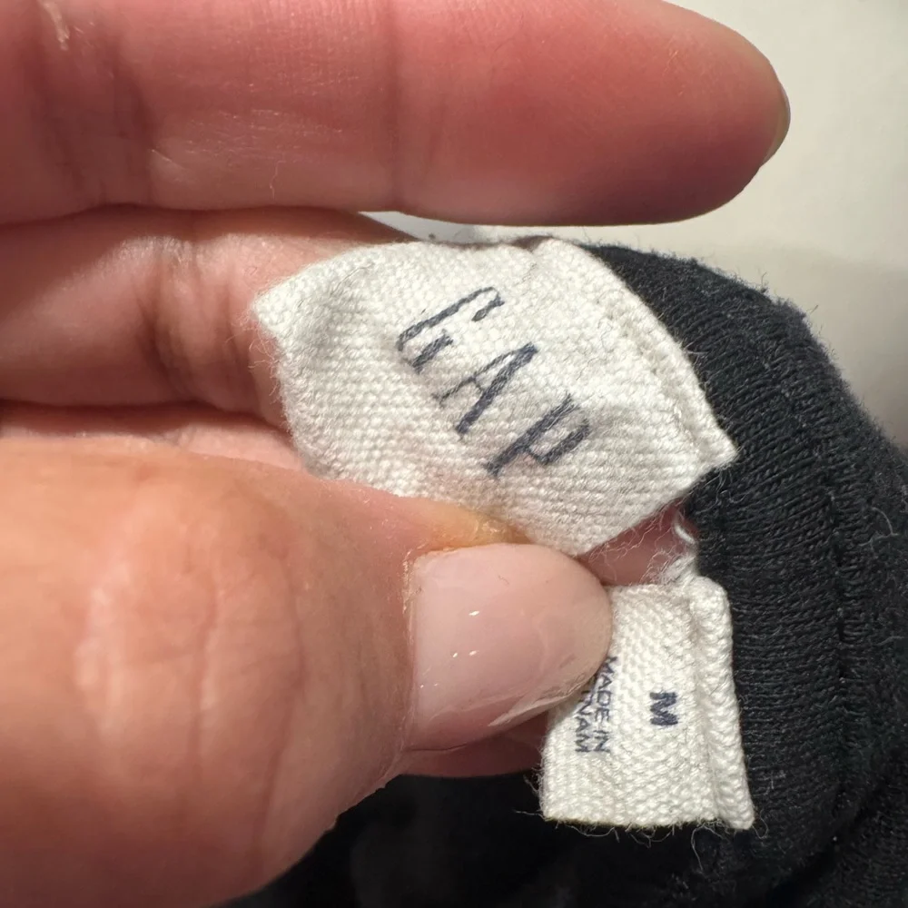 GAP Black Long Sleeve Hoodie - Picture 6 of 6
